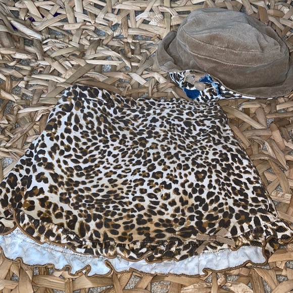 Baby girls 24 Months thin Corduroy Leopard Skirt and Hat set - Picture 1 of 8